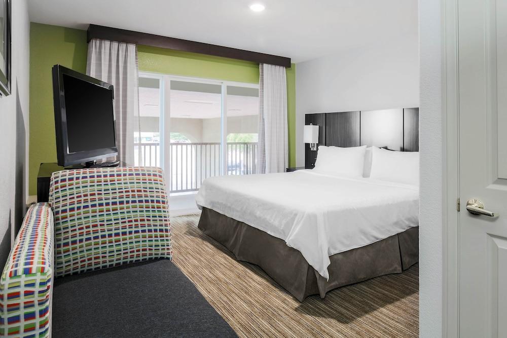 Holiday Inn Express Lancaster By Ihg Exterior photo